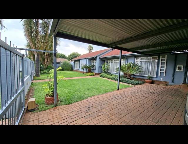 5 BEDROOM HOUSE FOR SALE IN KIRKNEY